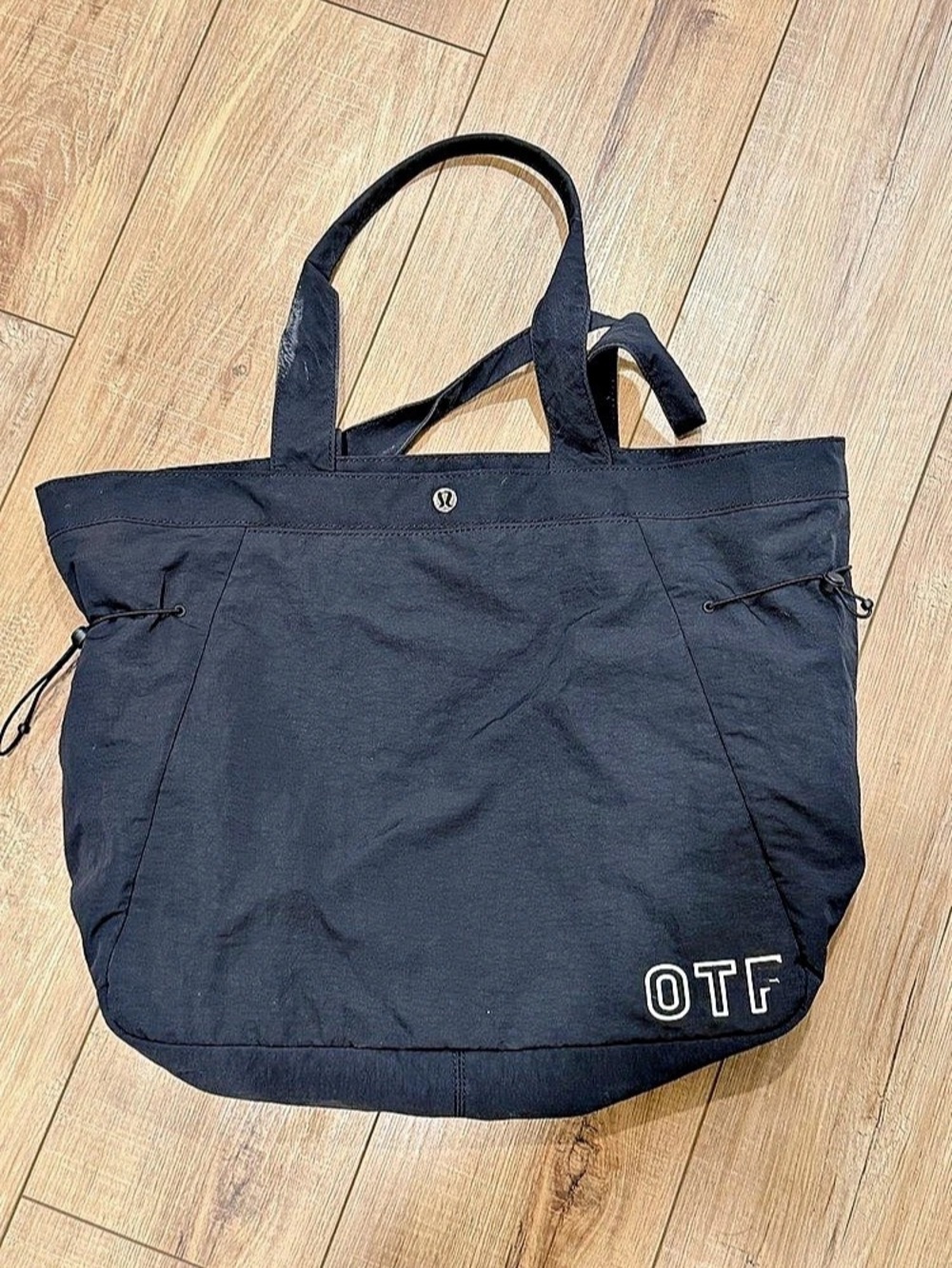 lululemon Side-Cinch Shopper Bag 18L Black Tote